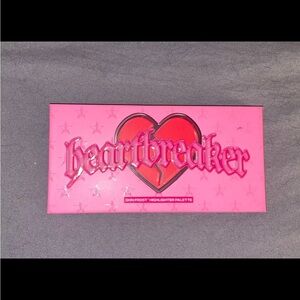 Heartbreaker Highlighter Palette